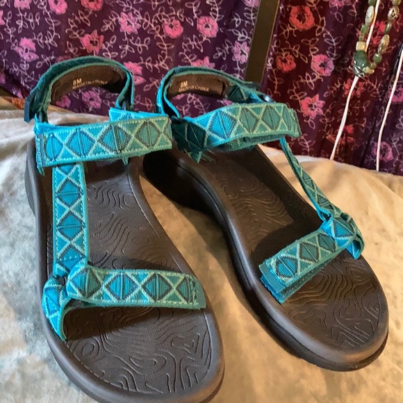 JSport by Jambu Womens Navajo-Water Ready Flat Sandal JSport by Jambu Womens Navajo-Water Ready Flat Sandal